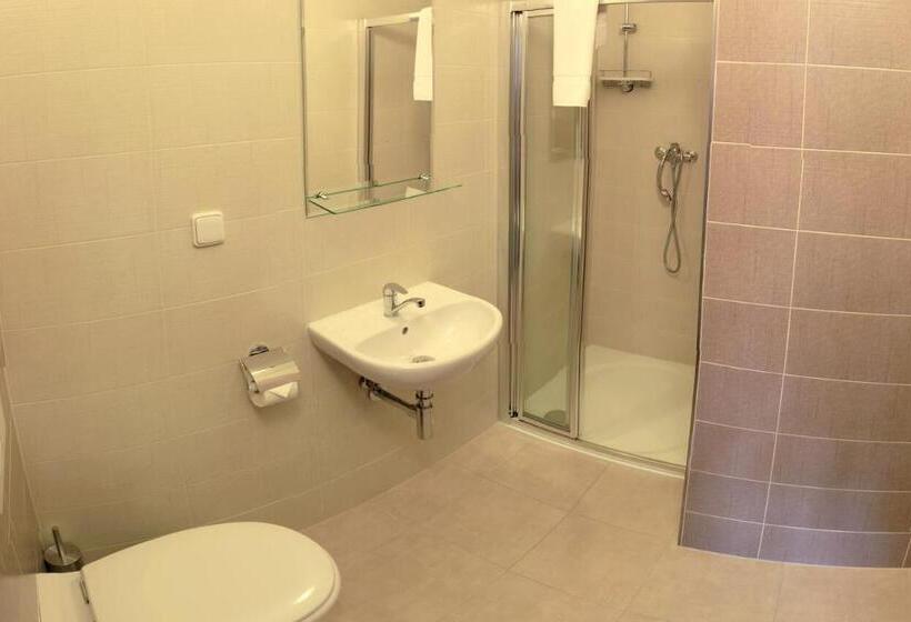 침실 2개 아파트, štiřínská Stodola U Prahy