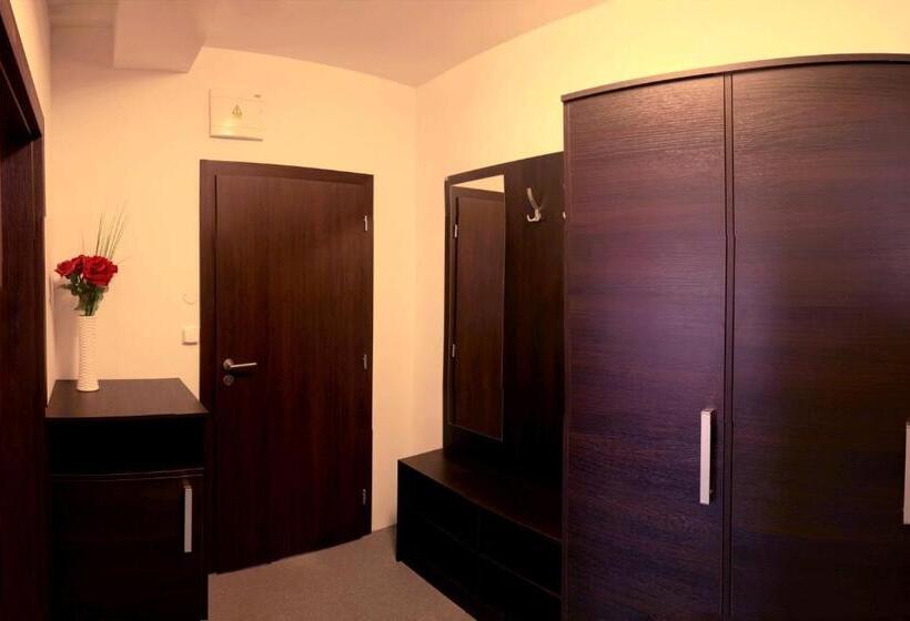 شقة غرفتين, štiřínská Stodola U Prahy