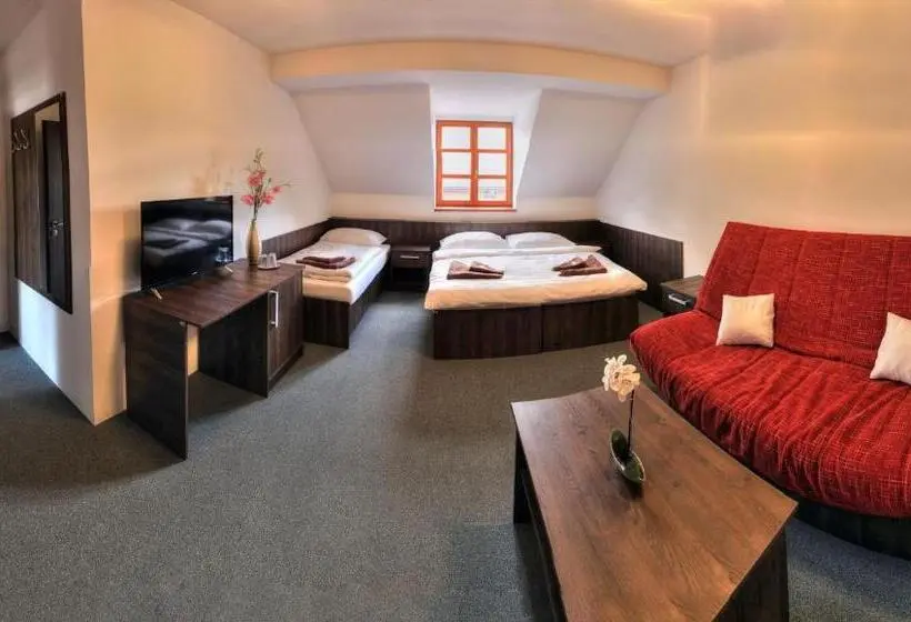 スーペリアの４人部屋, štiřínská Stodola U Prahy