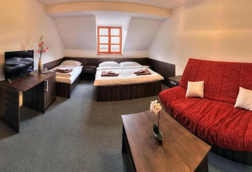 スーペリアの４人部屋, štiřínská Stodola U Prahy
