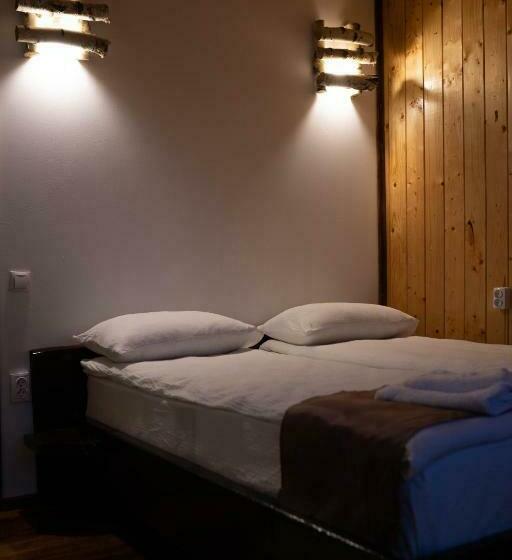 غرفة عائلية, Casa Margau