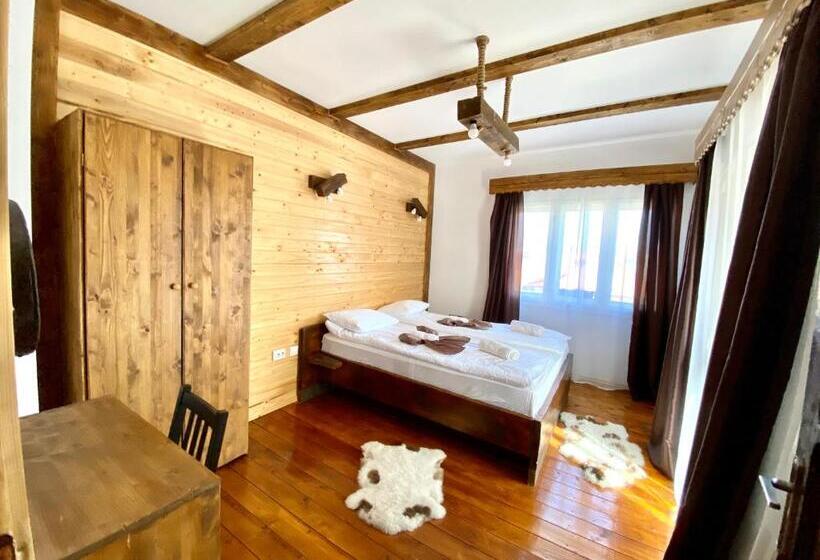 شقة غرفة واحدة, Casa Margau