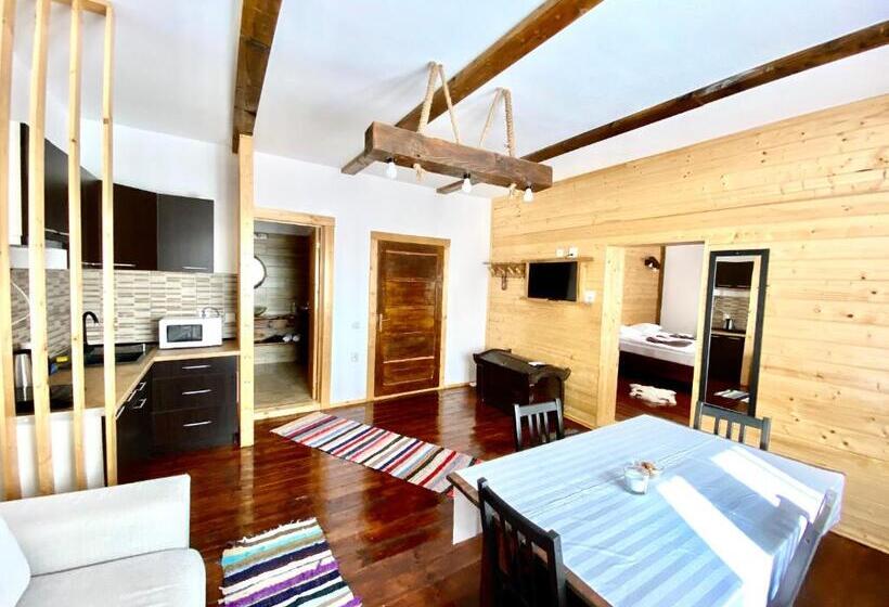 شقة غرفة واحدة, Casa Margau