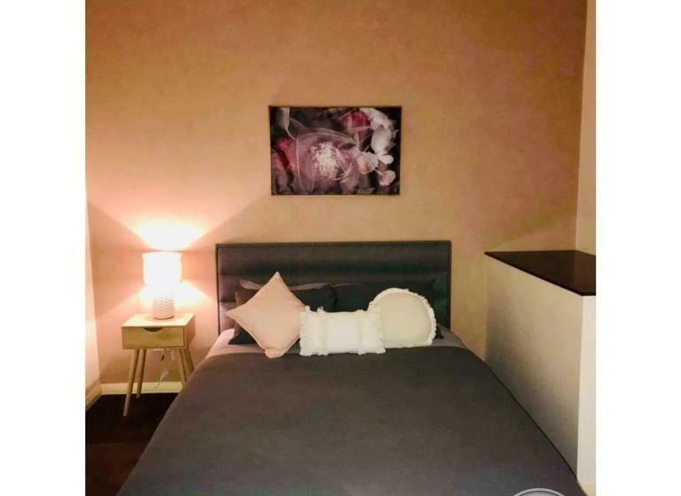 Апартаменты 1 Спальня, The Cri On Main