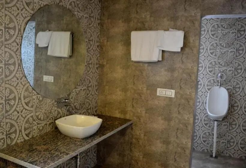 キングサイズベッドのデラックスルーム, Virat Resorts, Sariska Rajasthan