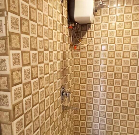 غرفة ديلوكس ثلاثية, Virat Resorts, Sariska Rajasthan