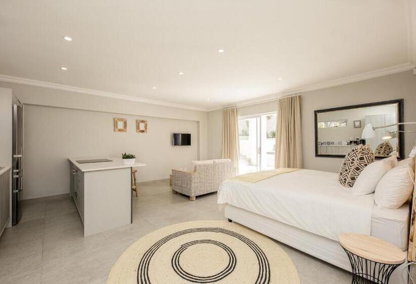 דירת חדר, The Little Palm