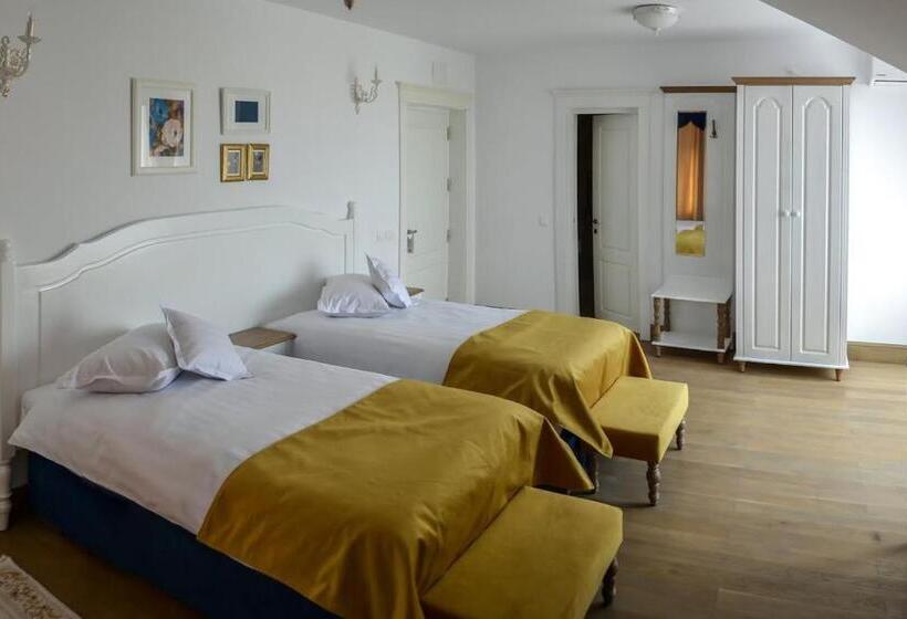 Номер Стандарт, Coquette