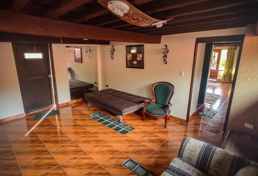 スイート, Hacienda Buenos Aires En Iza