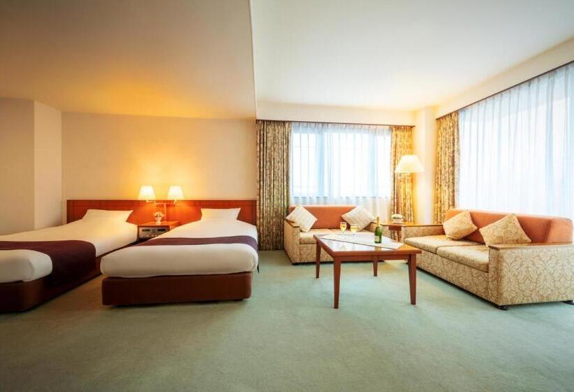 סוויטת ג'וניור, Io Alpheratz