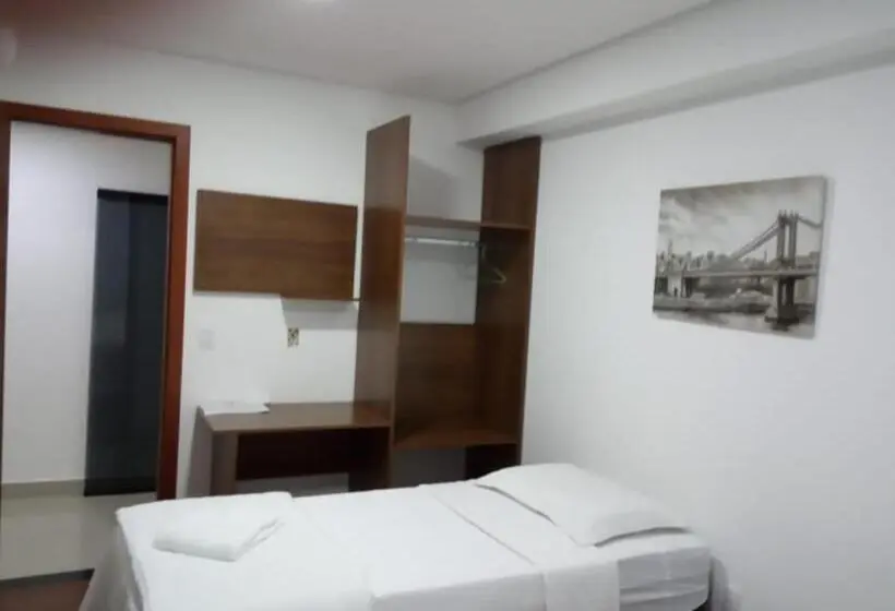 Economy Yhden Hengen Huone, Joma