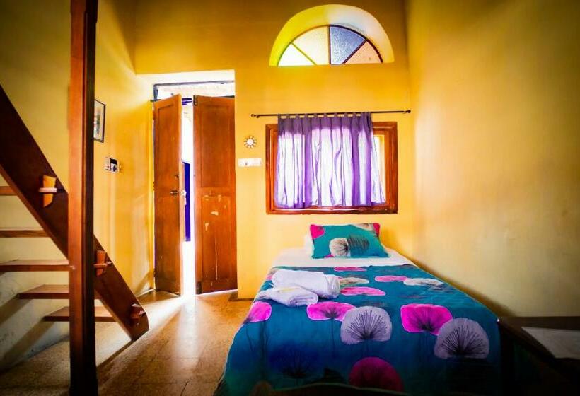 غرفة قياسية ثلاثية, Hostal Jardín Escondido