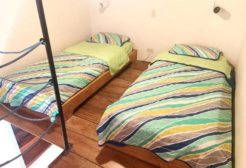 اتاق استاندارد با چشم‌انداز باغ, Hostal Jardín Escondido