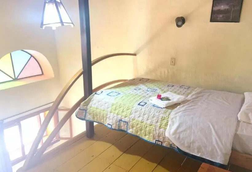 تختخواب در اتاق مشترک, Hostal Jardín Escondido