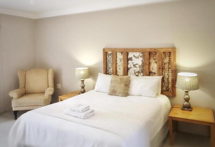 Номер Стандарт, Louvre Guesthouse