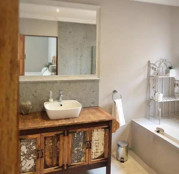 ファミリールーム, Louvre Guesthouse