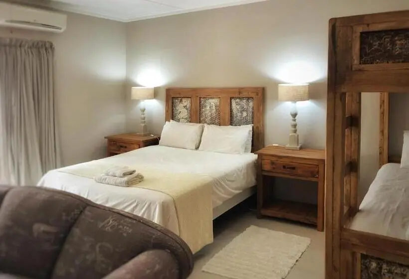 ファミリールーム, Louvre Guesthouse