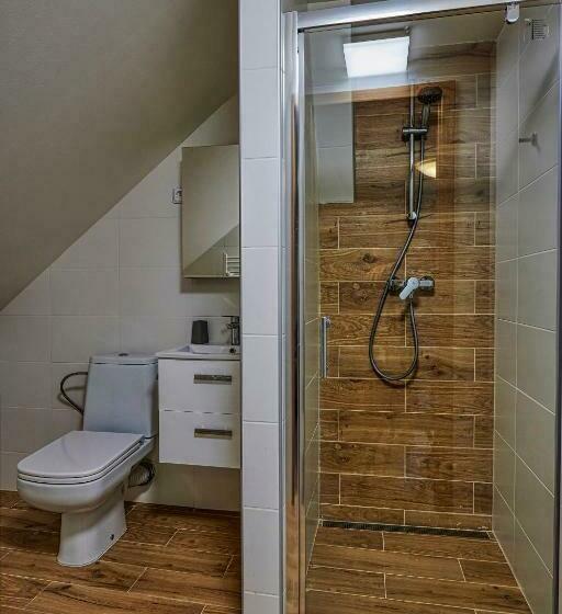 高级三人间, Na Rozcestí Frýdlant