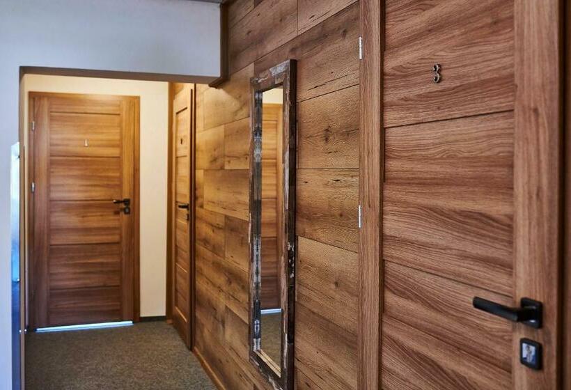 高级大房间, Na Rozcestí Frýdlant