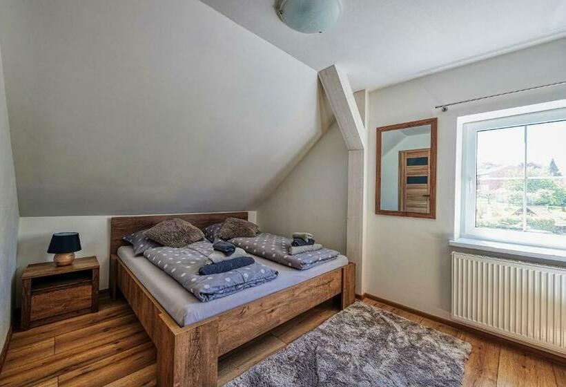 高级大房间, Na Rozcestí Frýdlant