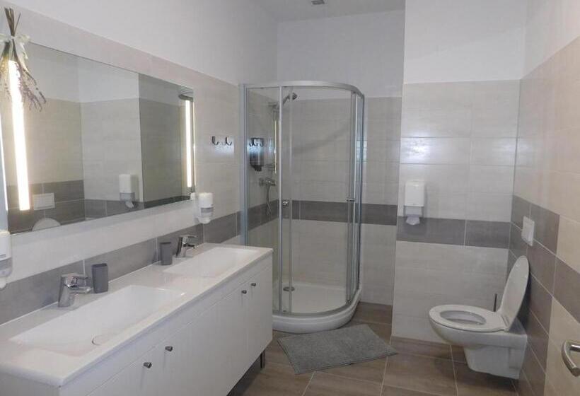 4인용 스탠다드 룸, Penzion Nový Štěpánov