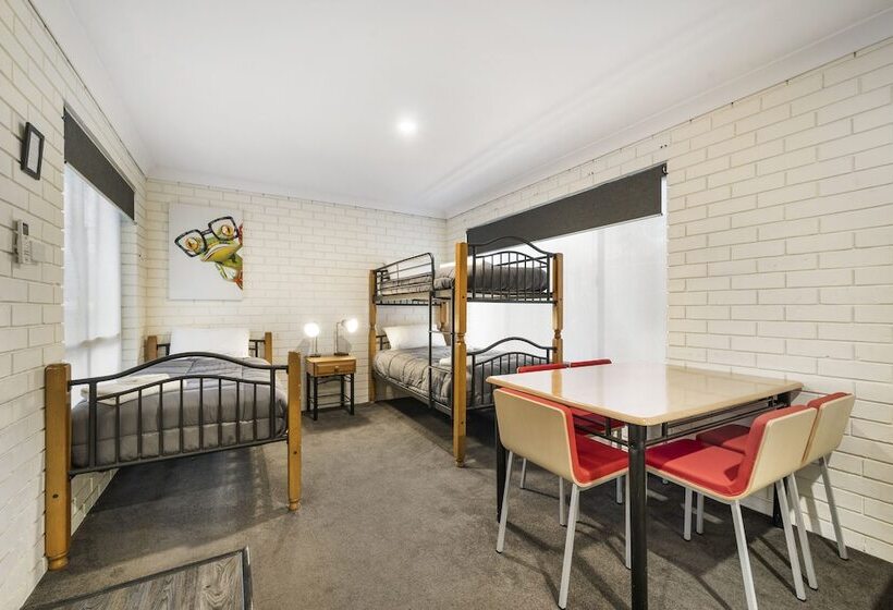 패밀리 룸, Esk Wivenhoe Motor Inn