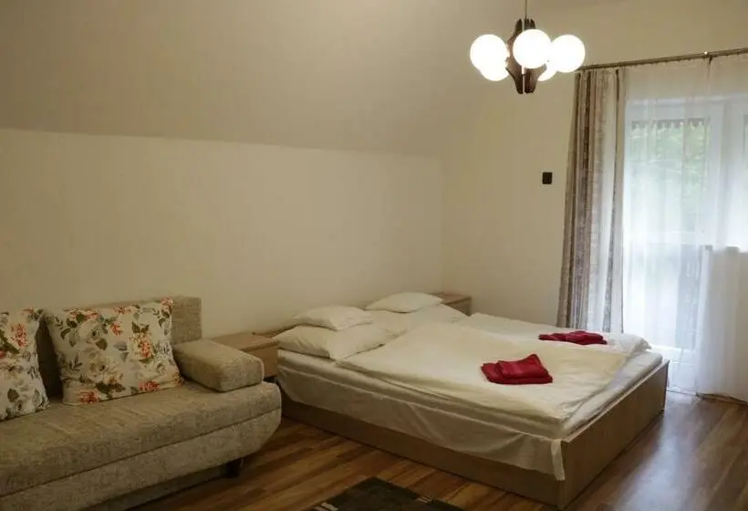 Standard Kolmen Hengen Huone, Borostyán Vendégház