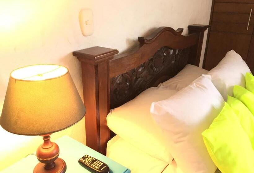 标准三人间, Casona Las Juanas