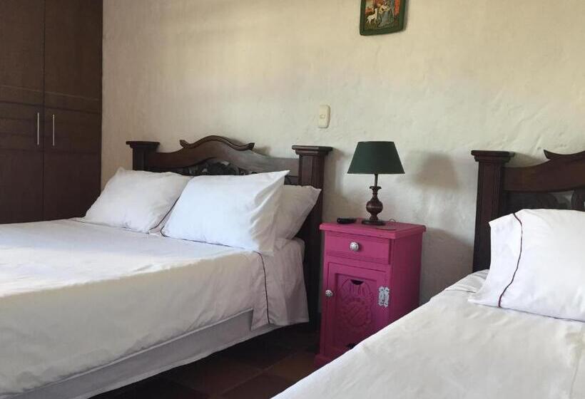 标准三人间, Casona Las Juanas