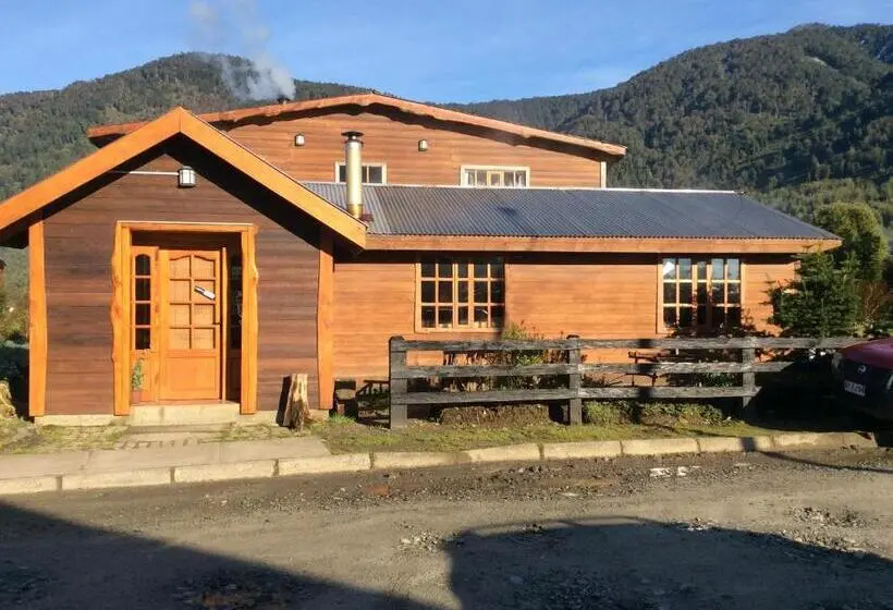 スタンダードトリプルルームの外観-バスルーム, Los Mañíos Del Queulat Puyuhuapi