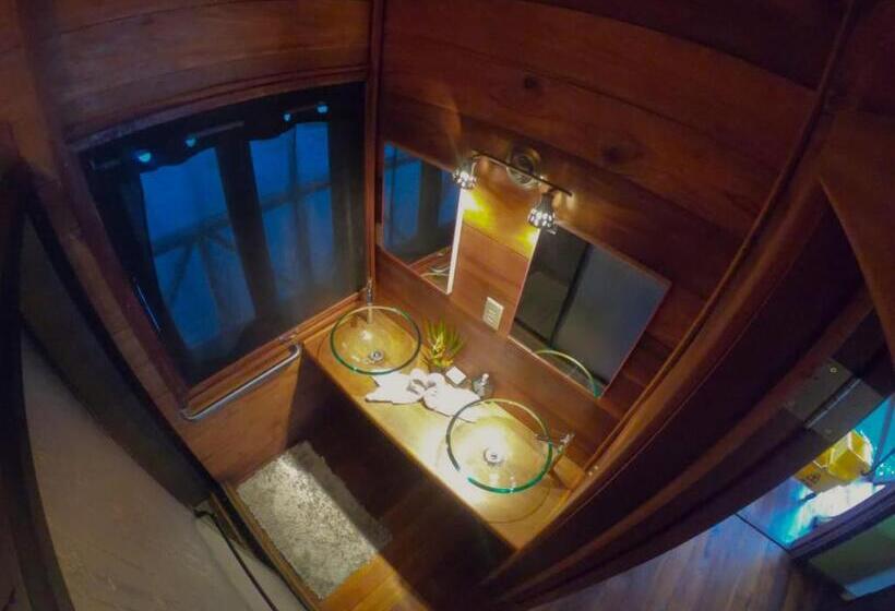 بنجلو ديلوكس, Aqui Hoy Cabañas