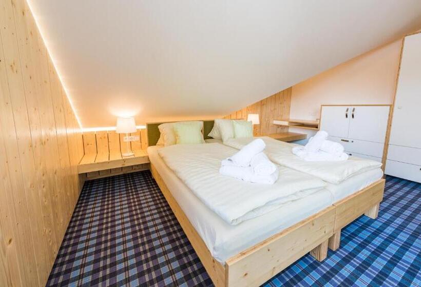 발코니 디럭스 룸, Chalupa