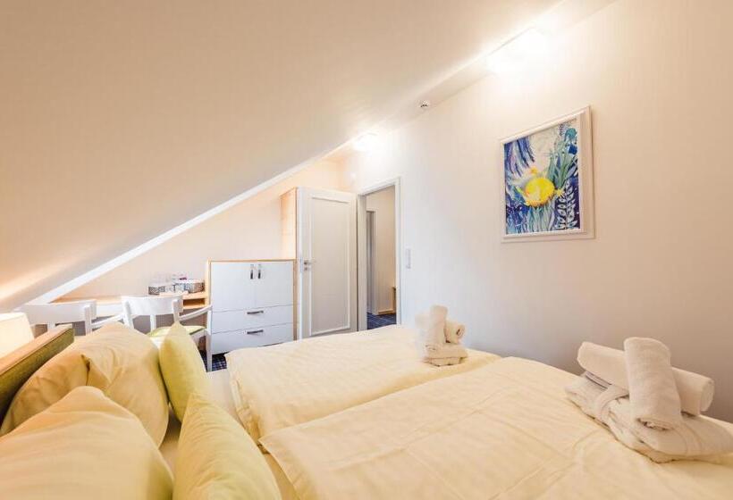 발코니 디럭스 룸, Chalupa