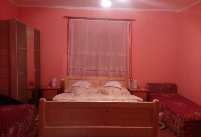 スタンダードトリプルルーム, Csergő Ildikó Vendégház