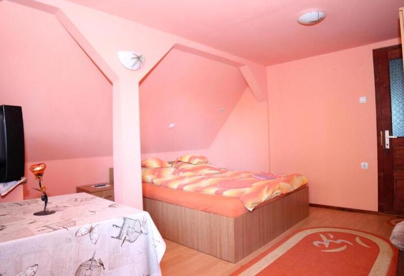 バルコニー付きスタンダードルーム, Csergő Ildikó Vendégház