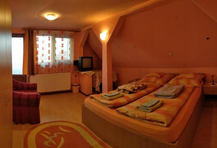 バルコニー付きスタンダードルーム, Csergő Ildikó Vendégház