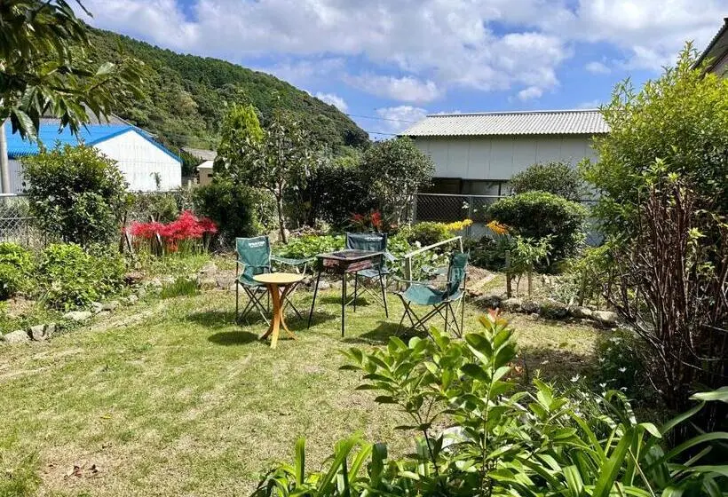 スタンダードスタジオ, Guest House Island