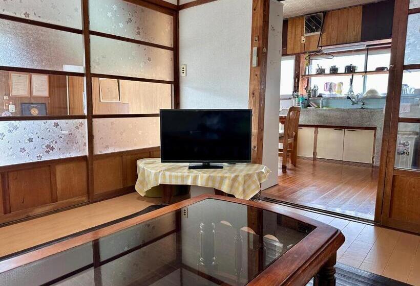 إستوديو قياسى, Guest House Island