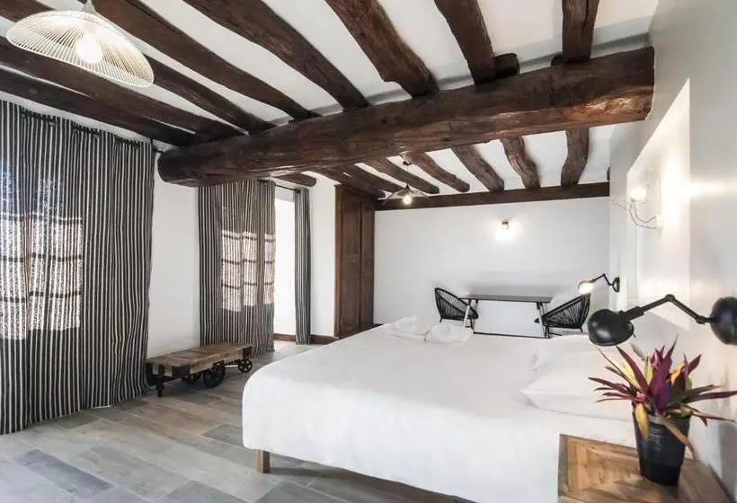 デラックストリプルルーム, Jardin Des Sens, La Rente D Eguilly
