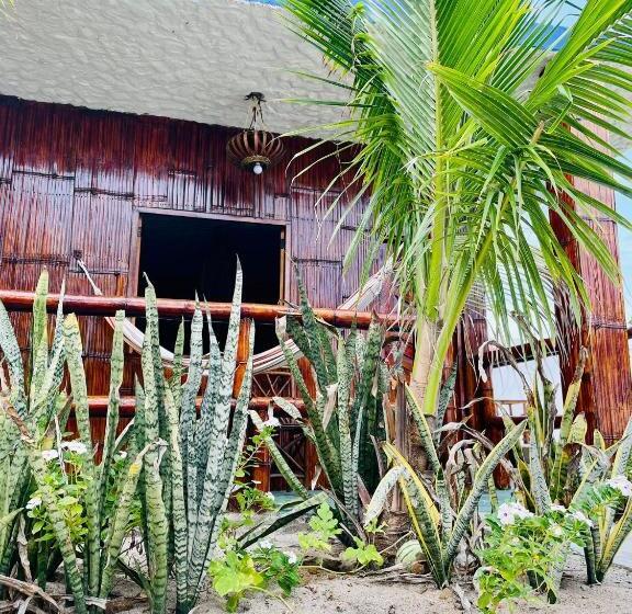 اتاق استاندارد با چشمانداز استخر, Un Dia Boutique Resort