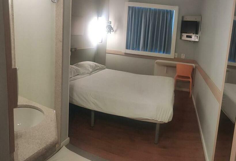 غرفة قياسية ثلاثية, Ibis Budget Nao Me Toque