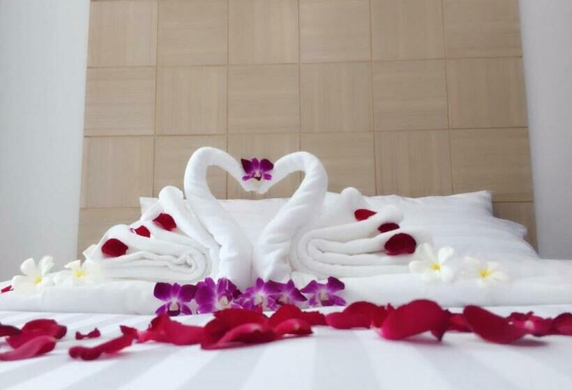 غرفة قياسية, Nava Grand