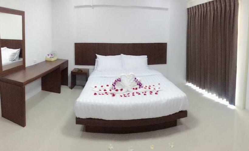 غرفة قياسية, Nava Grand