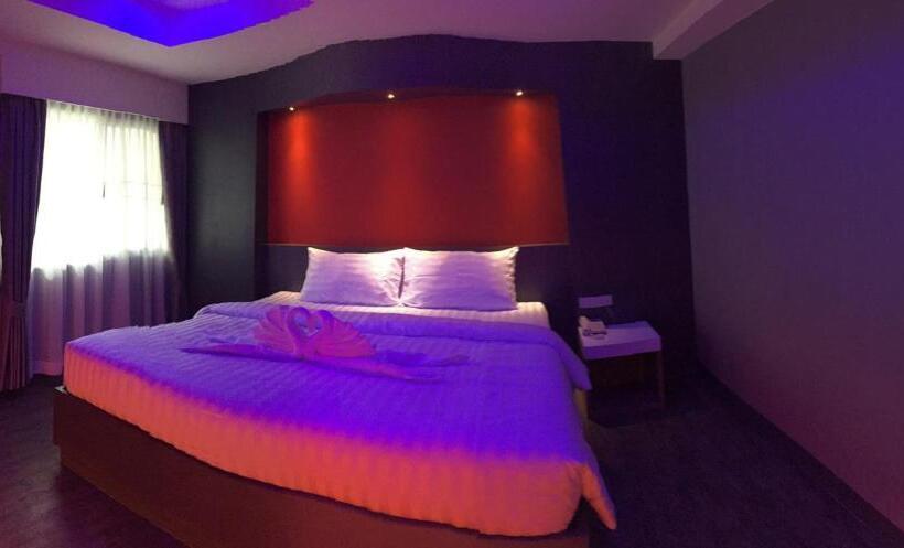 غرفة ديلوكس, Nava Grand