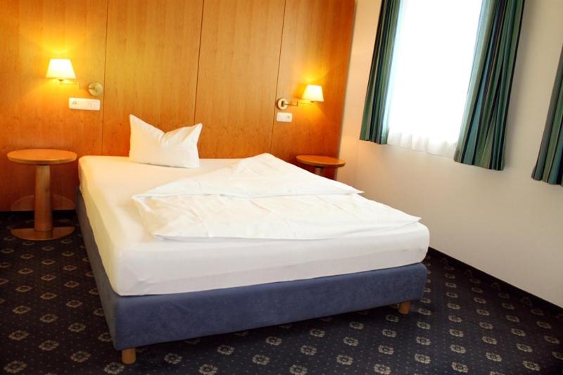 标准单人间, Servus Europa Suben