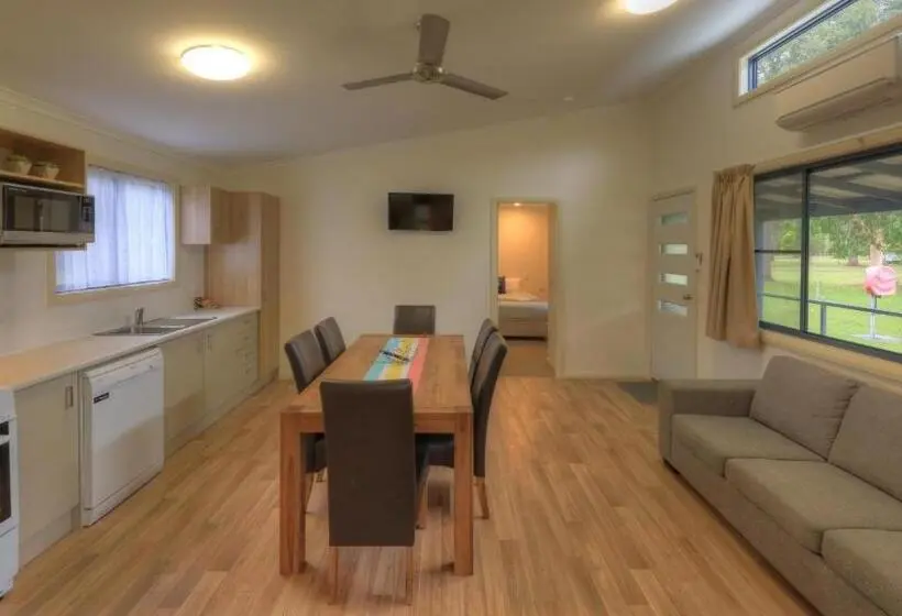 ツーベッドルーム　ヴィラ, Yarra Holiday Park