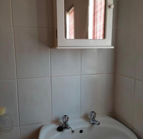 基本间, Acacia Gastehuis