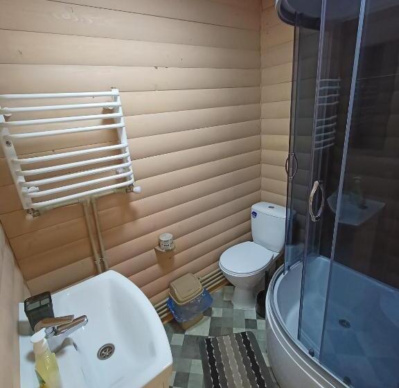 غرفة عائلية, Girskyi Kutochok