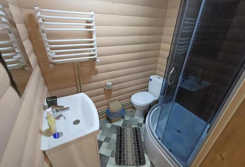 غرفة عائلية, Girskyi Kutochok