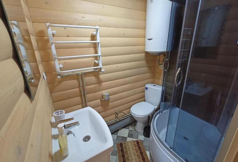 غرفة عائلية, Girskyi Kutochok